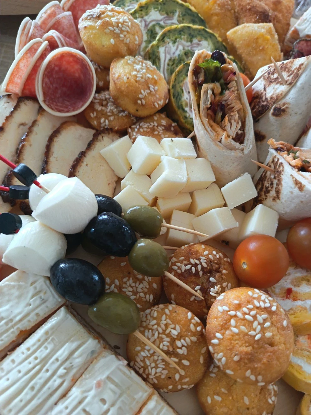 Dezertni tanjiri i kanapei